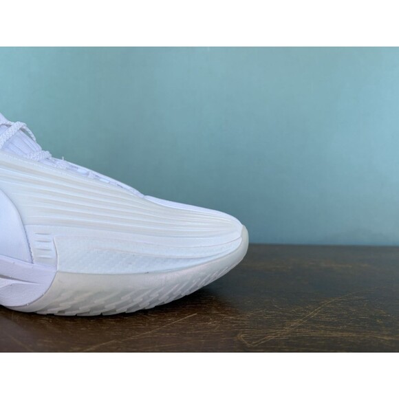 Nike GT Cut 3 Turbo White/Metallic Silver Men\'s Size 10 HV9918-101